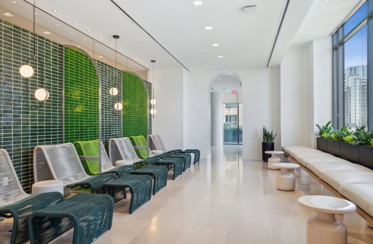 Maple Terrace Relaxation Lounge