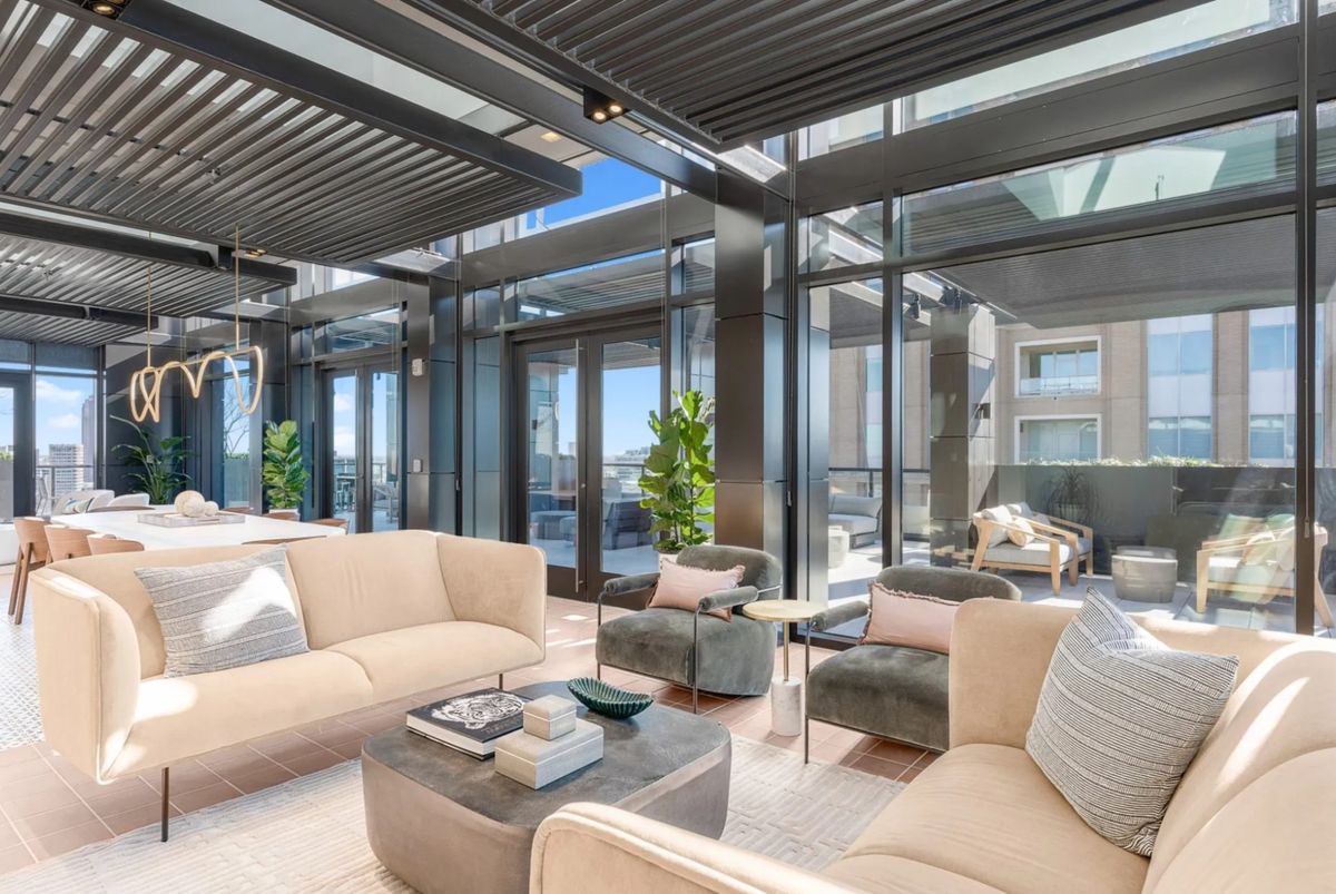 Maple Terrace Terrace Lounge
