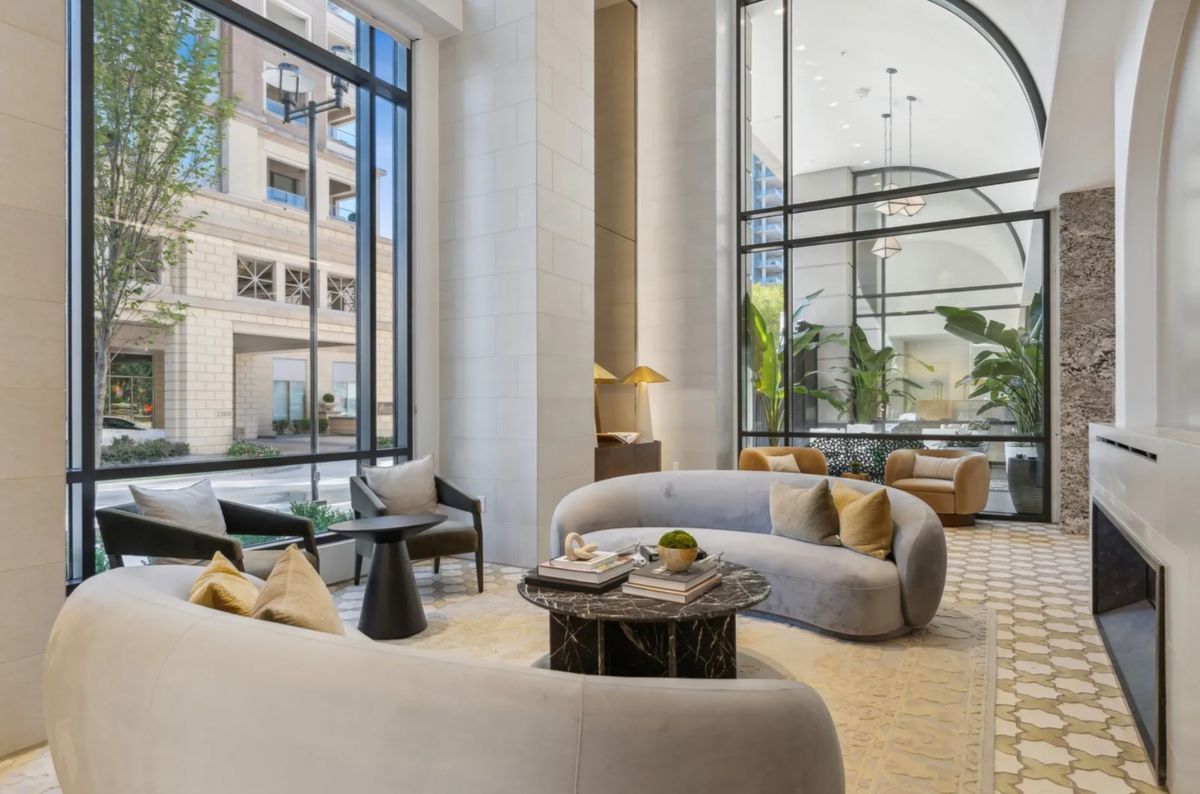 Maple Terrace Lobby Lounge