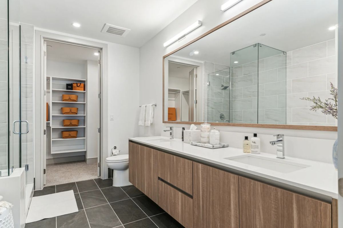 Maple Terrace Bathroom